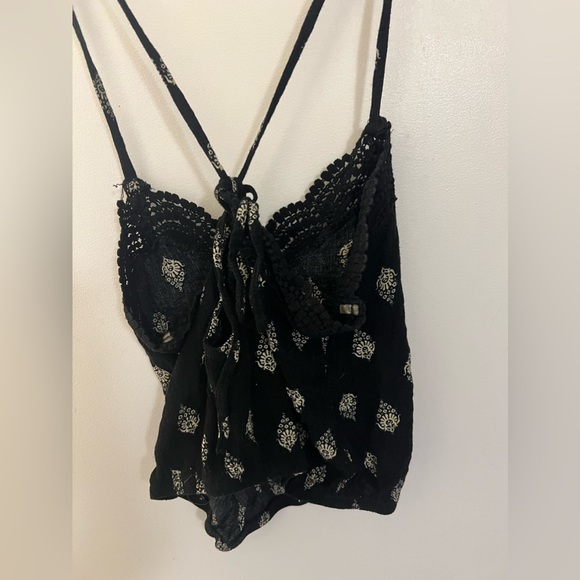 Bohemian style crop top. - Picture 3 of 3